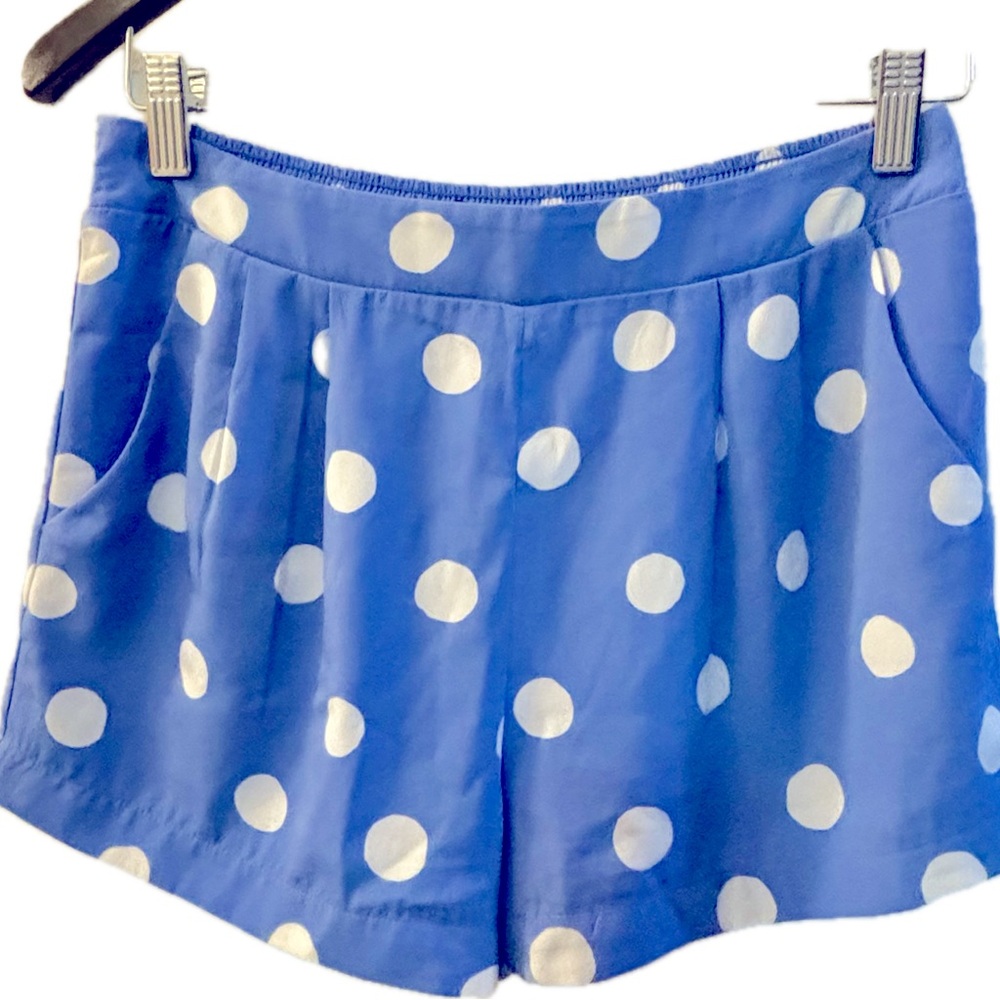 Forever 21 Women's XS Elastic Waist Blue With White Polka Dots Shorts. Hotpants.